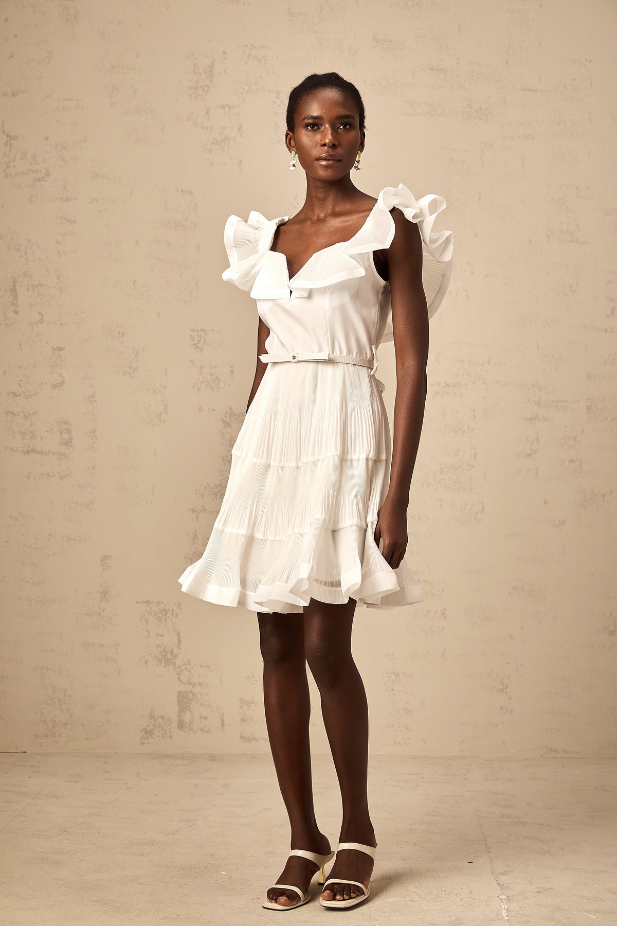 Éliane white frilled neckline pleated mini dress