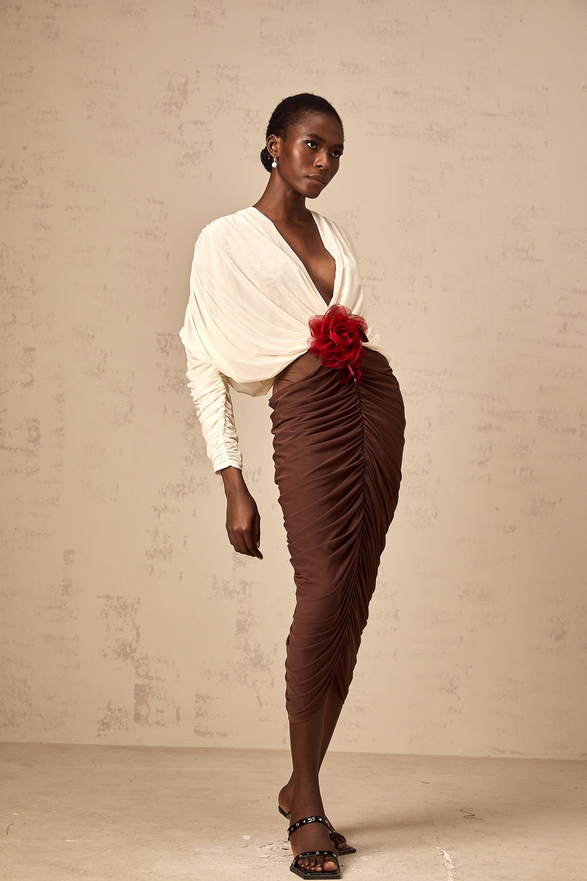Léontine color-blocked flower-brooch ruched midi dress