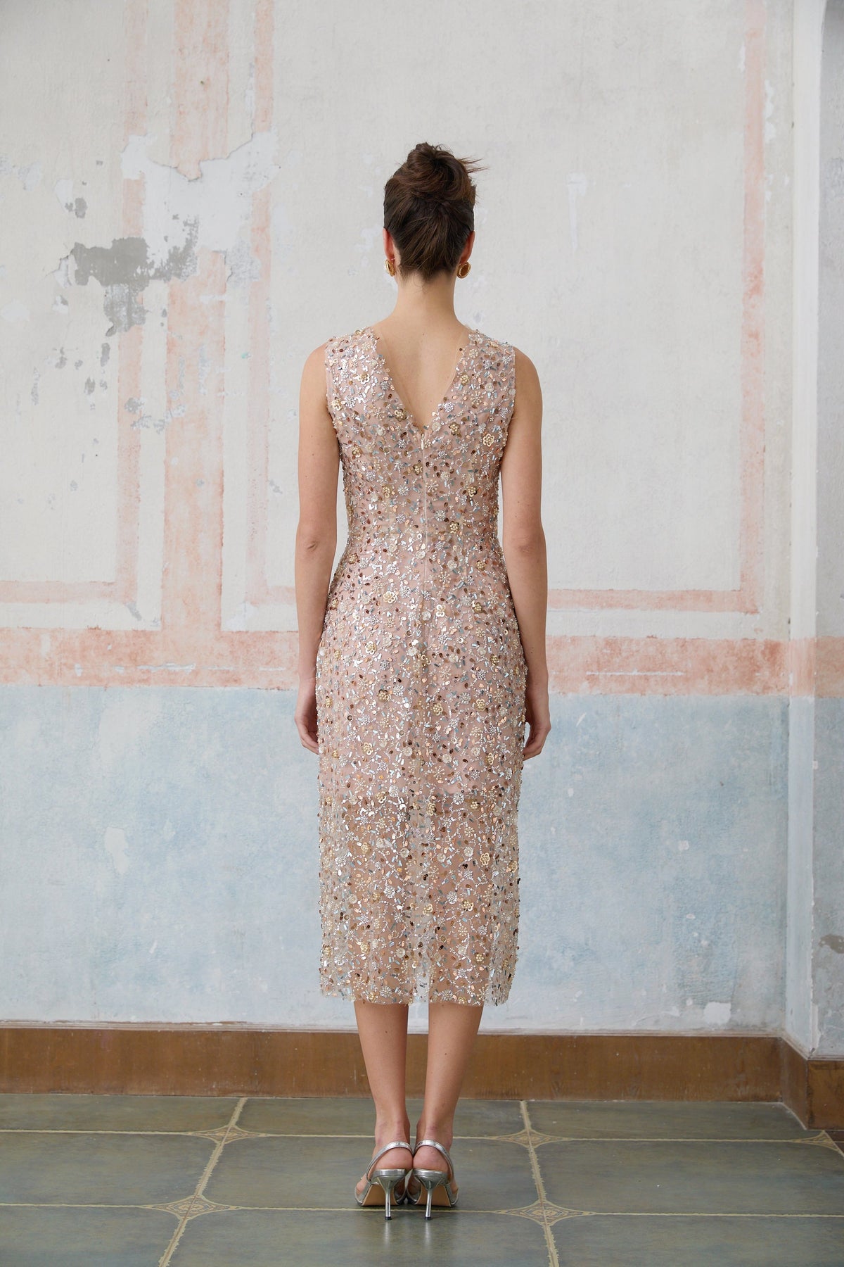 Marguerite embellished flower-motif fitted midi dress