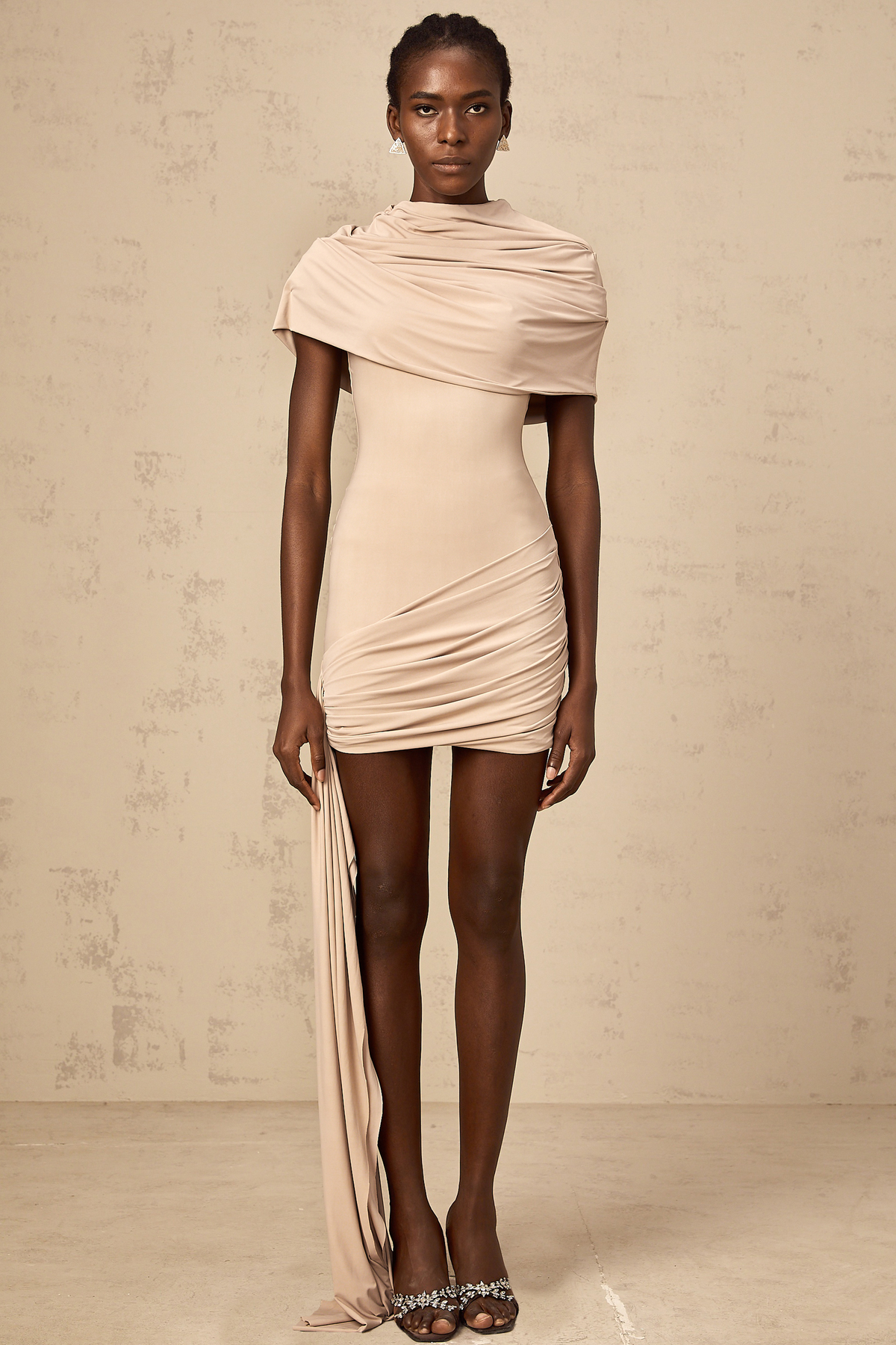 Gaëlle neutrals cape-design ruched fitted mini dress