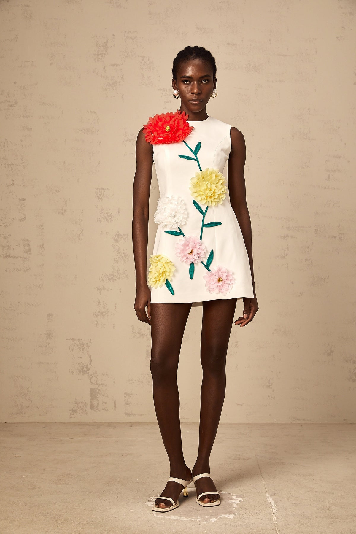Véronique white 3d-petal sleeveless mini dress