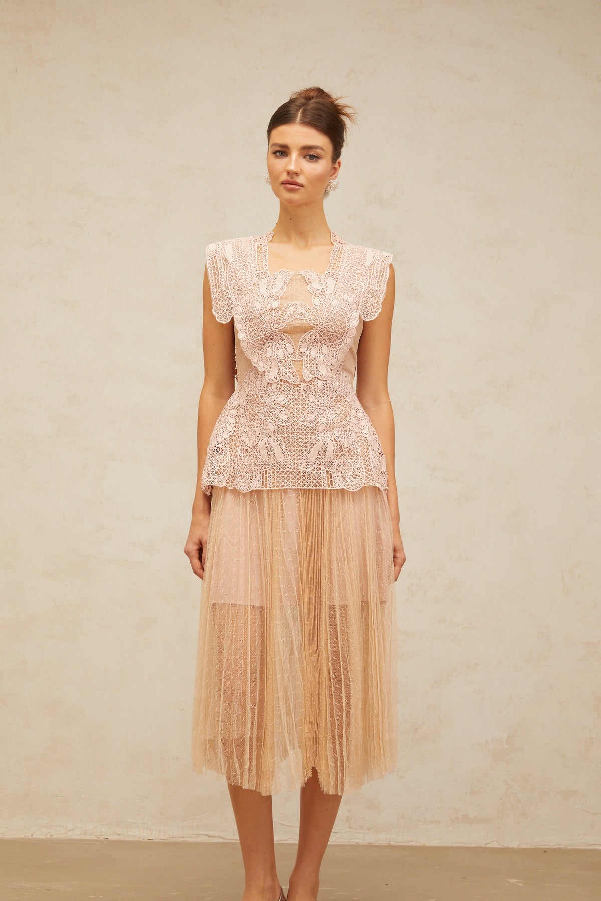 Céleste floral-lace-panelling tulle midi dress in Pink