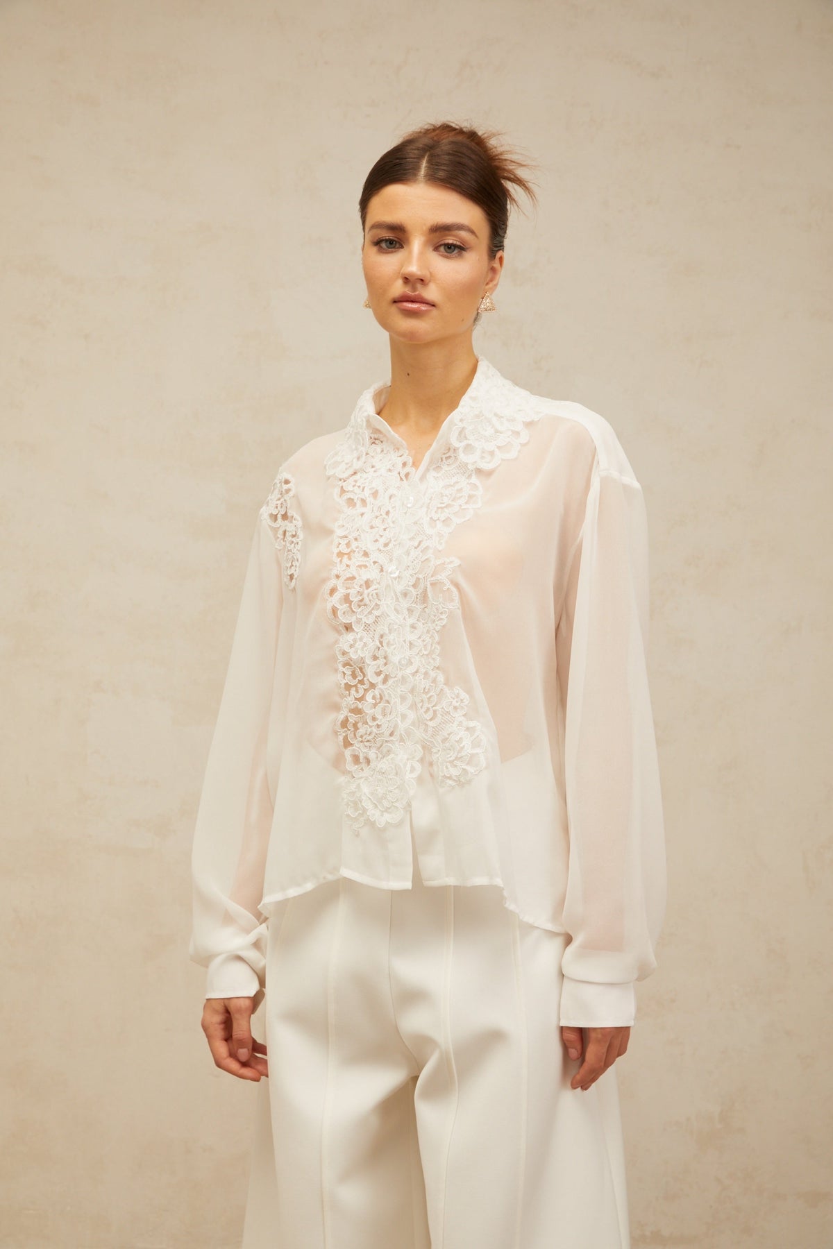 Nadine white flower-embroidered lace-panel shirt
