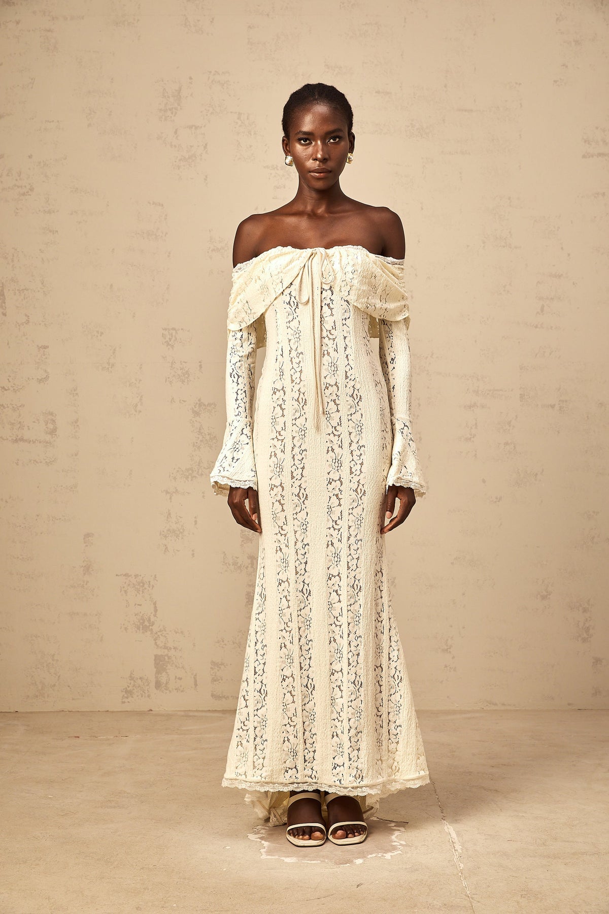 Émeline floral lace train-design maxi dress in Neutrals