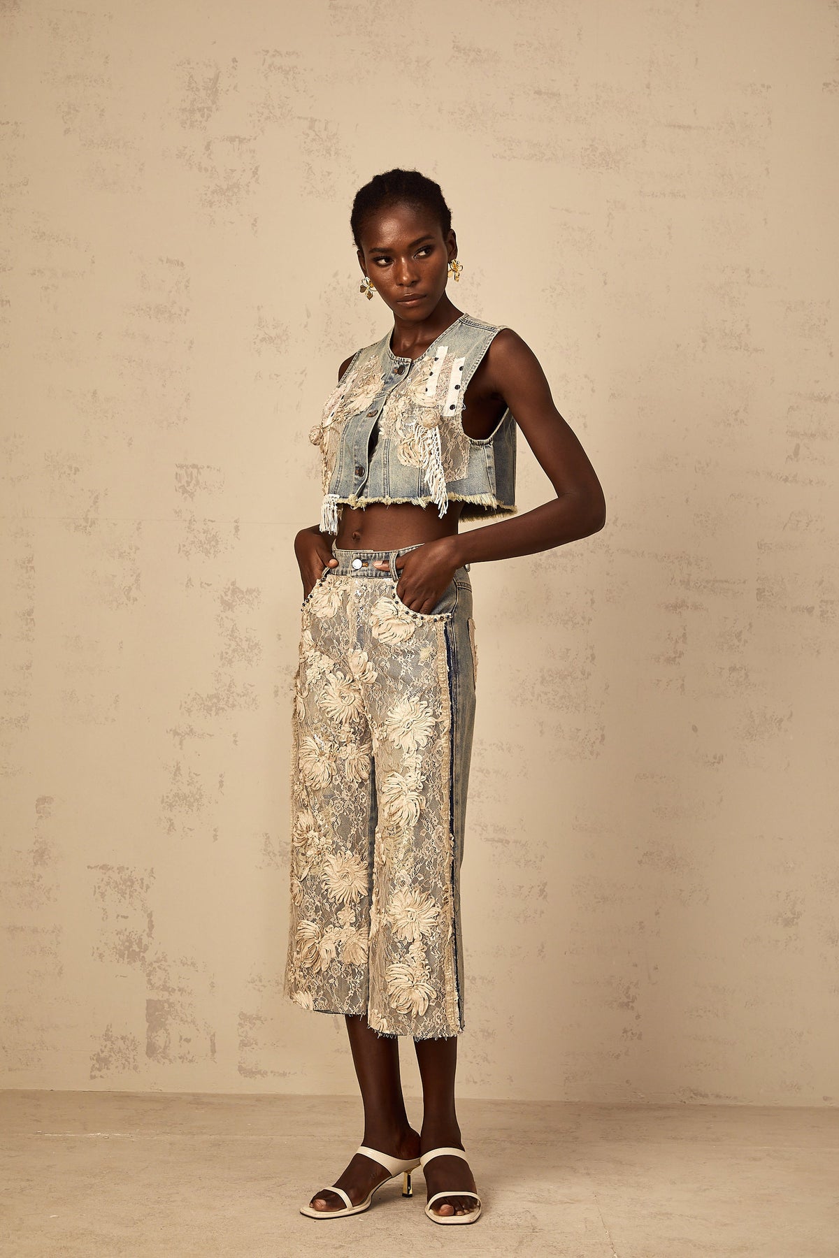 Amaryllis blue lace-panelling cropped denim top