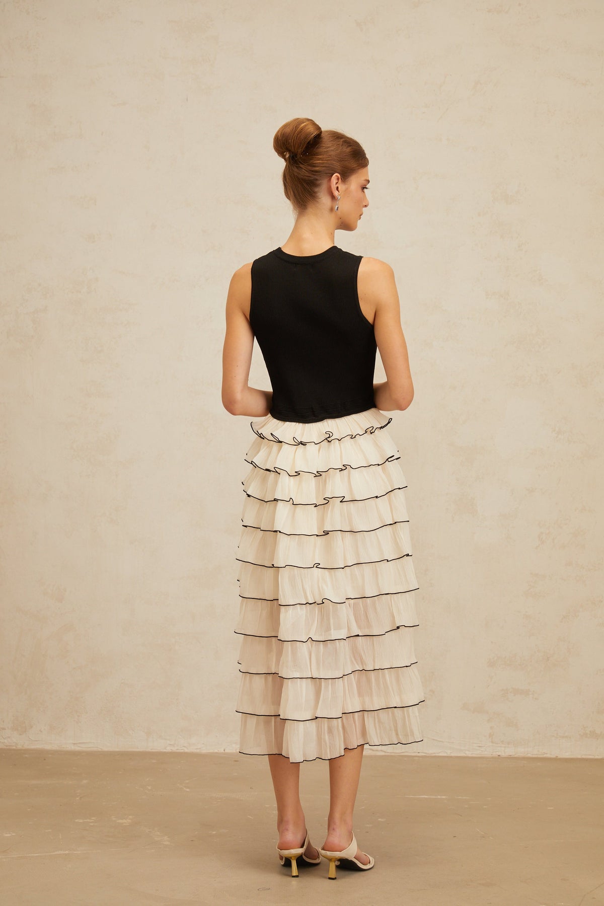 Anouk Contrast Color Tiered Panelled Midi Dress