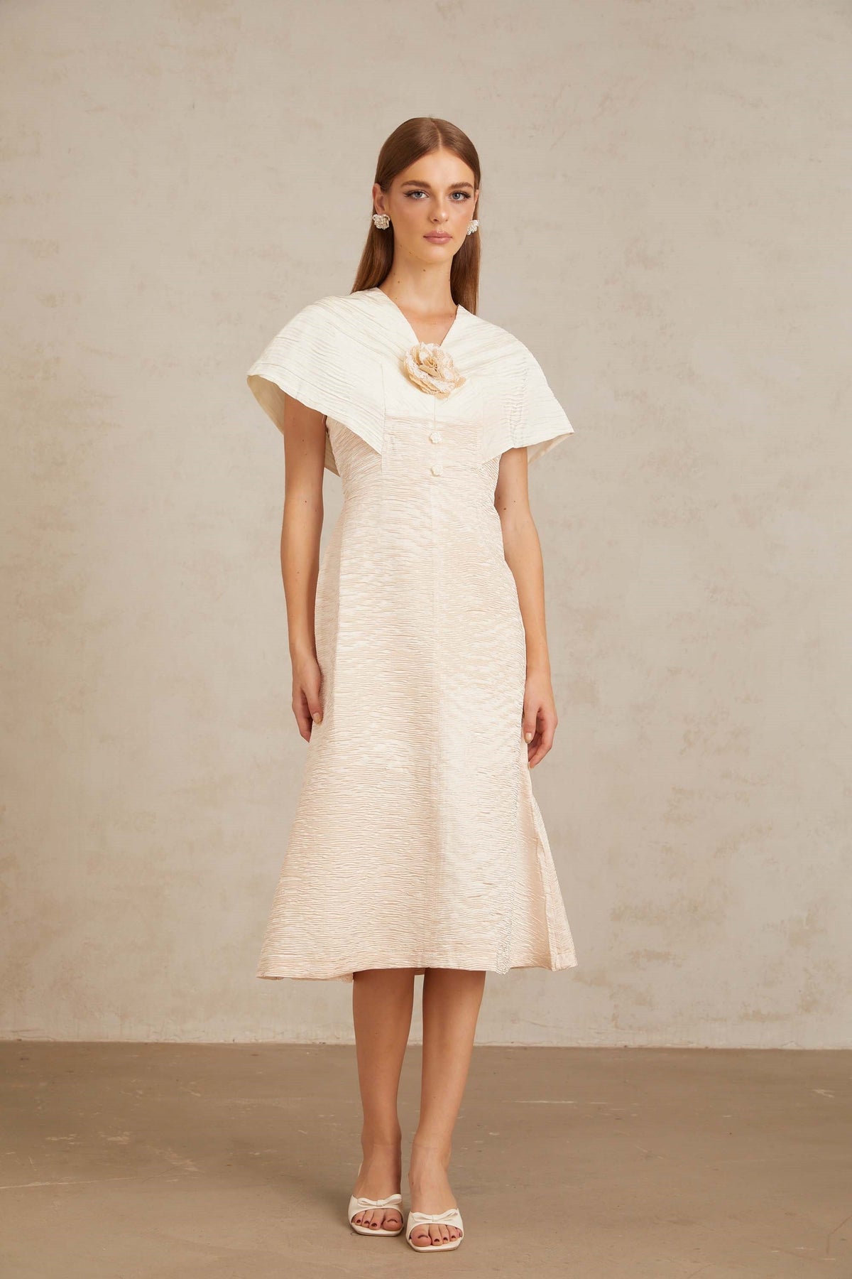 Clémence White Textured Midi Dress with 3D Petal