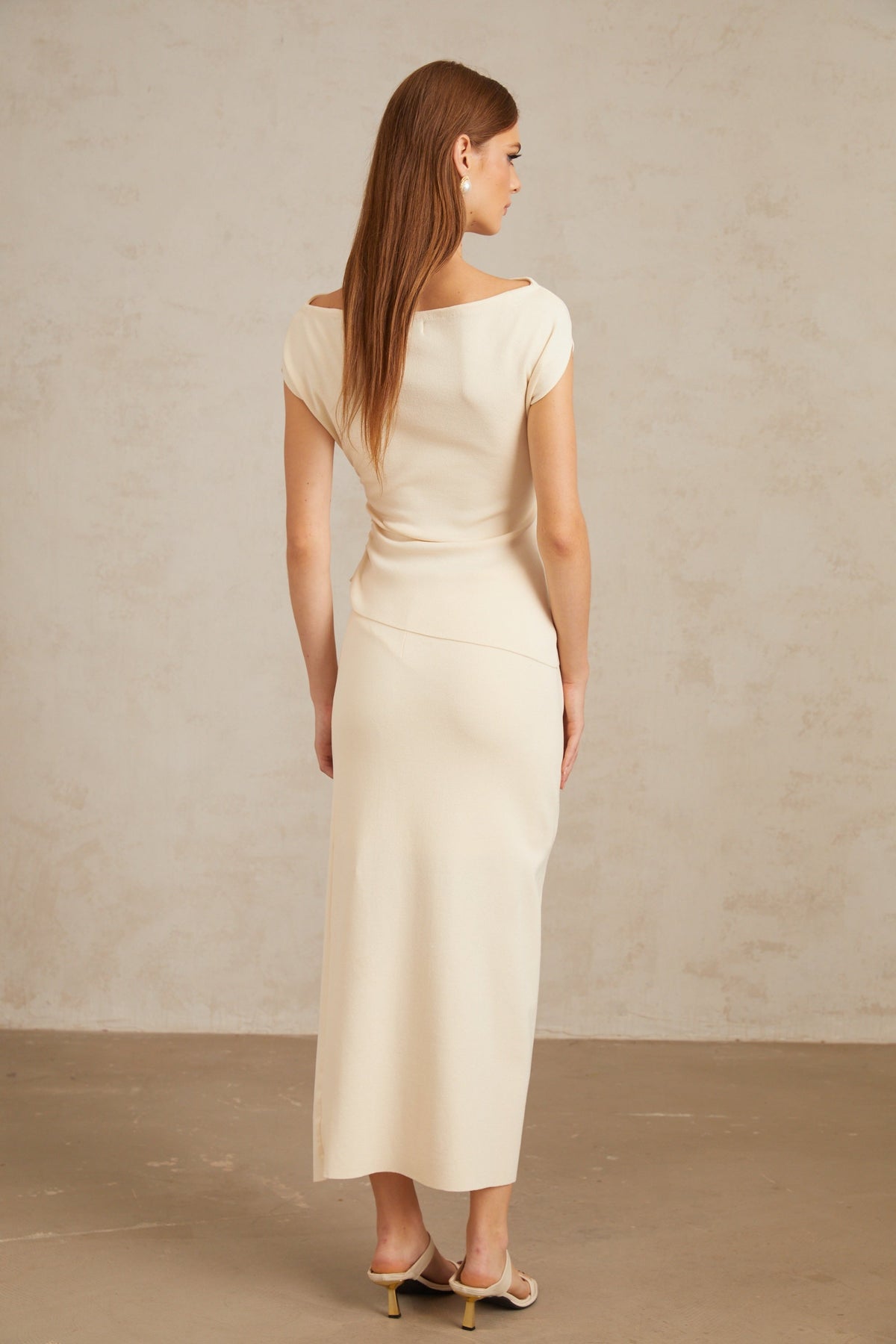 Étienne Neutral Floral Appliqué Knit Top & Skirt Set (Final Sale-US Only)