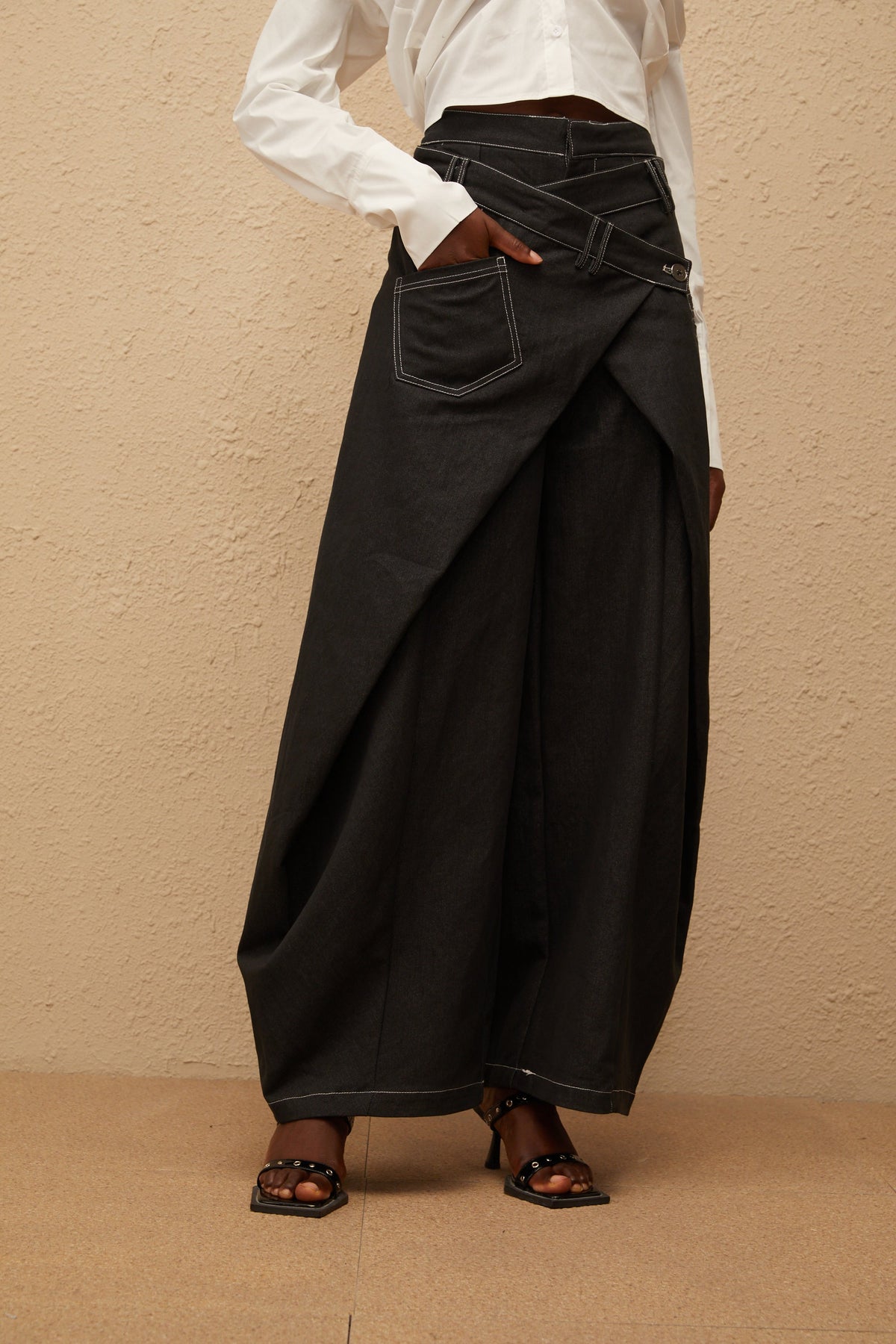 Emma Black Deconstructed Baggy Jeans