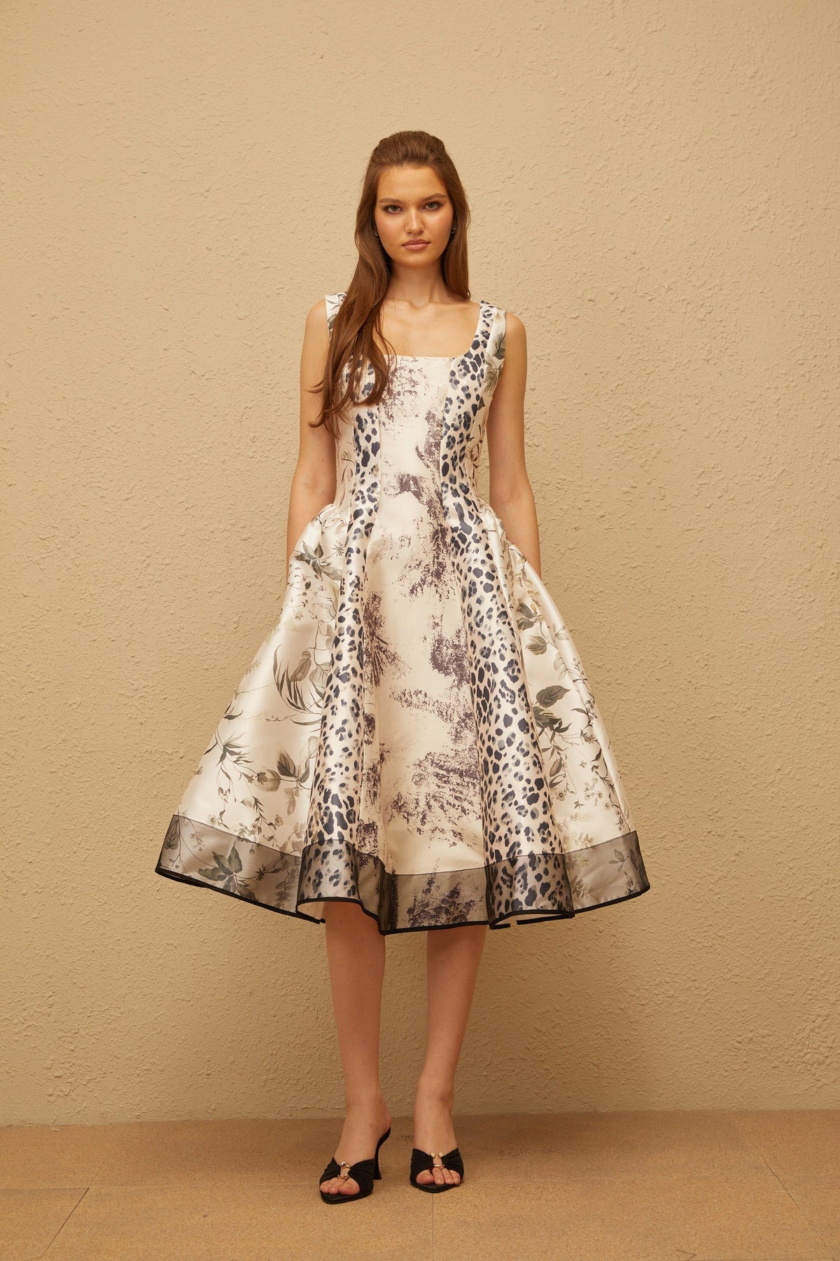 Pénélope Neutral Graphic Print Midi Dress