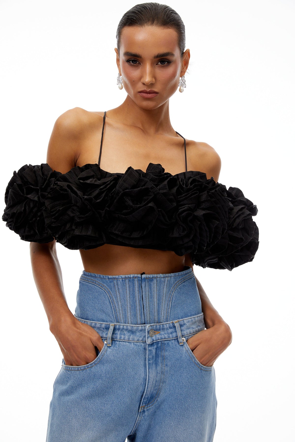 Cerasela Black Floral Appliqué Cropped Top