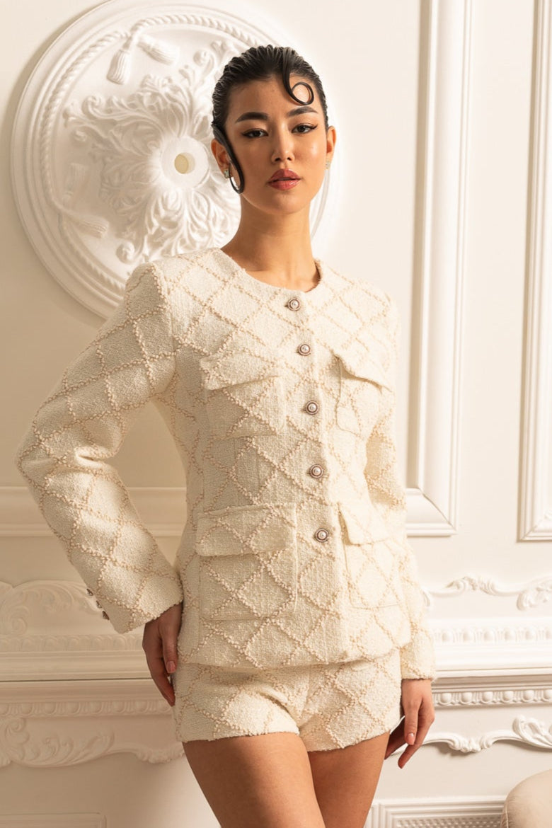 Textured Jacket With Gold Buttons And Matching Shorts - Ivoire
