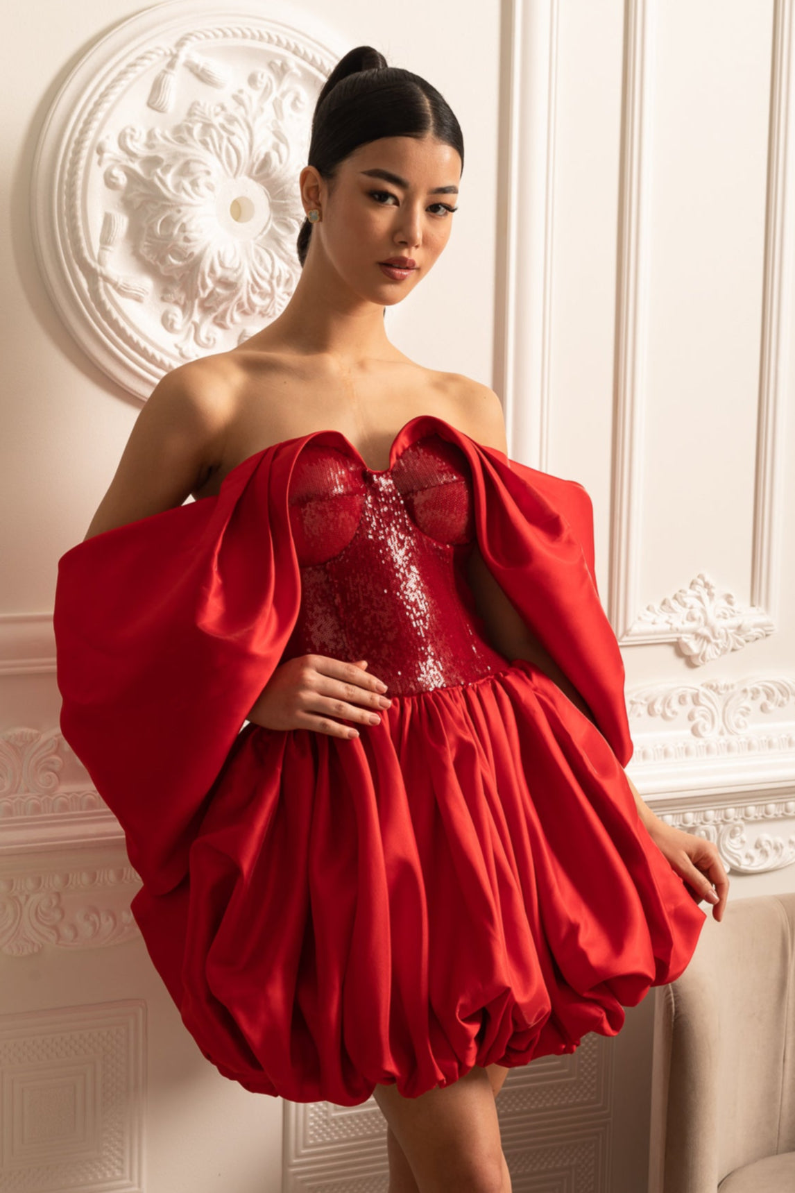 Off-Shoulder Dress With Voluminous Skirt And Flowing Sleeves - Red