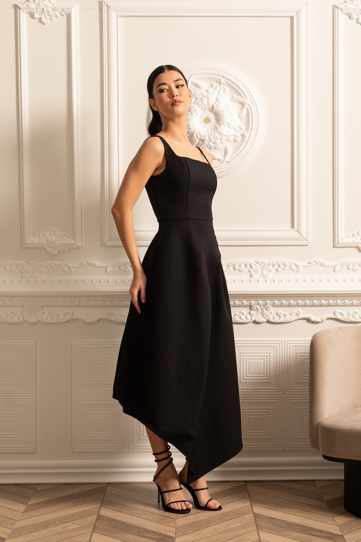 Elegant Asymmetrical Dress With Contrasting White Detachable Capelet - Black