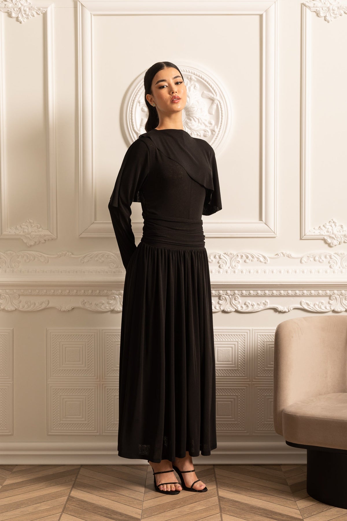 Elegant Dress With Ruched Waist, Pleated Maxi Skirt And Cape-Like Layered Top - Black
