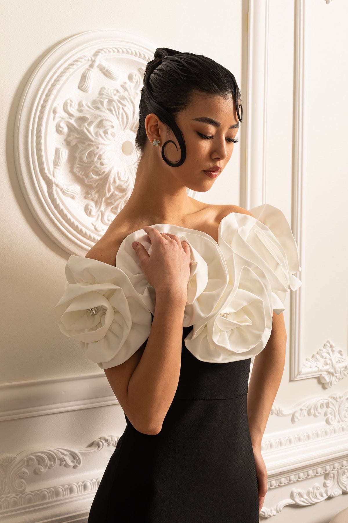 Fitted Gown With Large White Floral Embellishments - Black