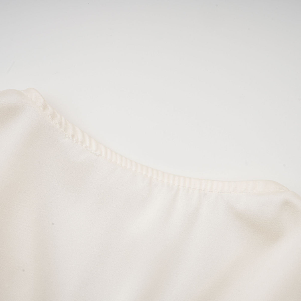 Nouria white faux-flower twist cropped top (Final Sale-US Only)