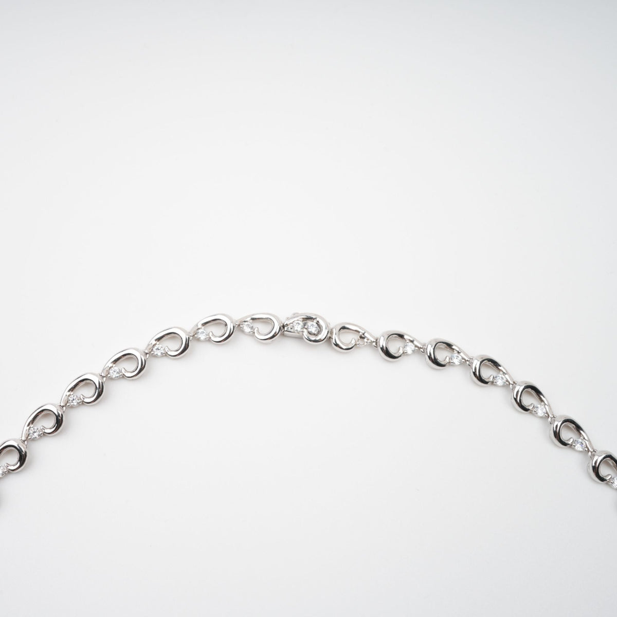 Anthemon Silver Tone Crystal Embellished Necklace