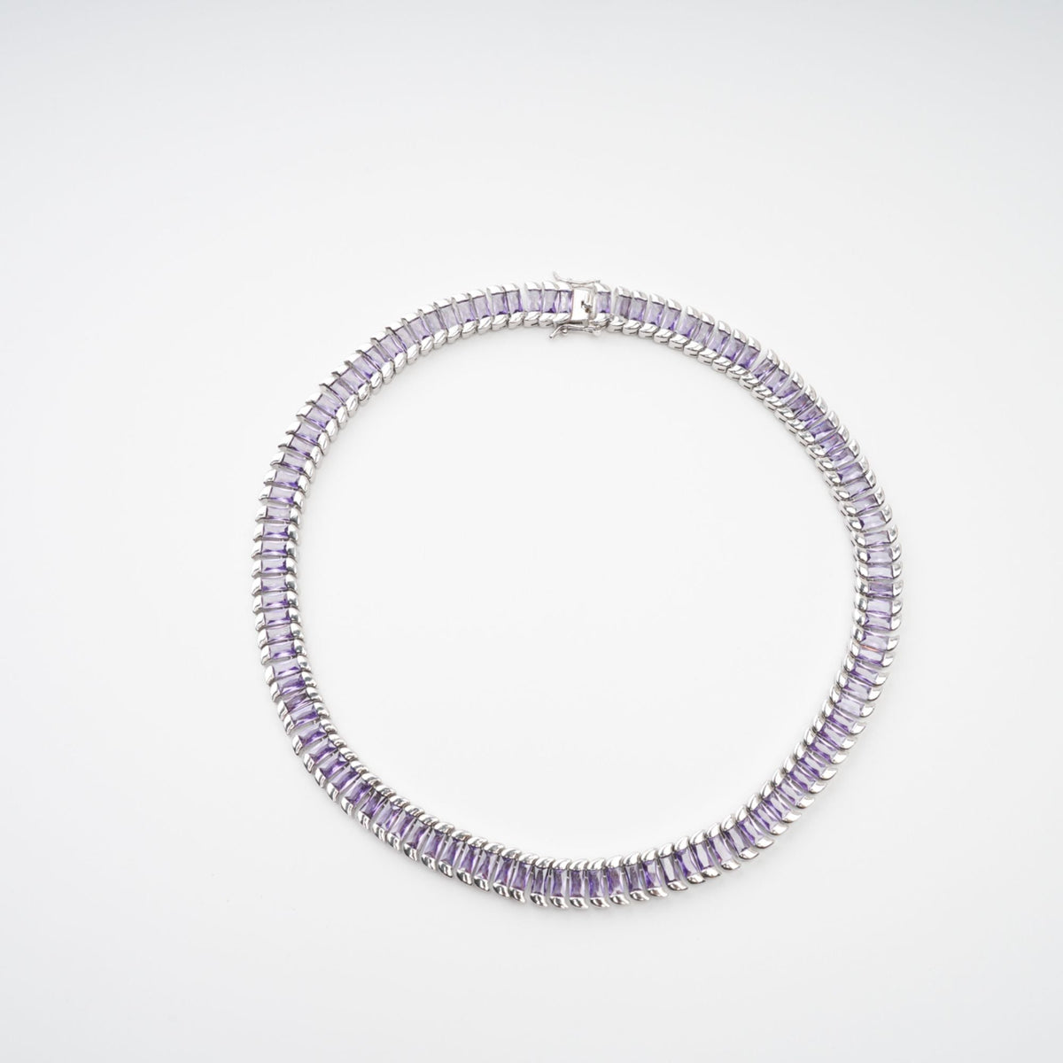 Isoline Light Purple Crystal Embellished Necklace