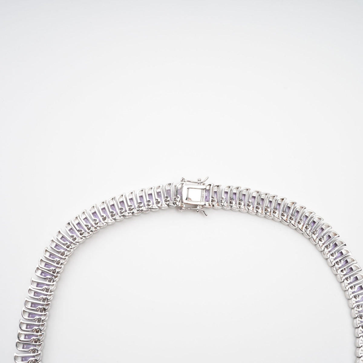 Isoline Light Purple Crystal Embellished Necklace
