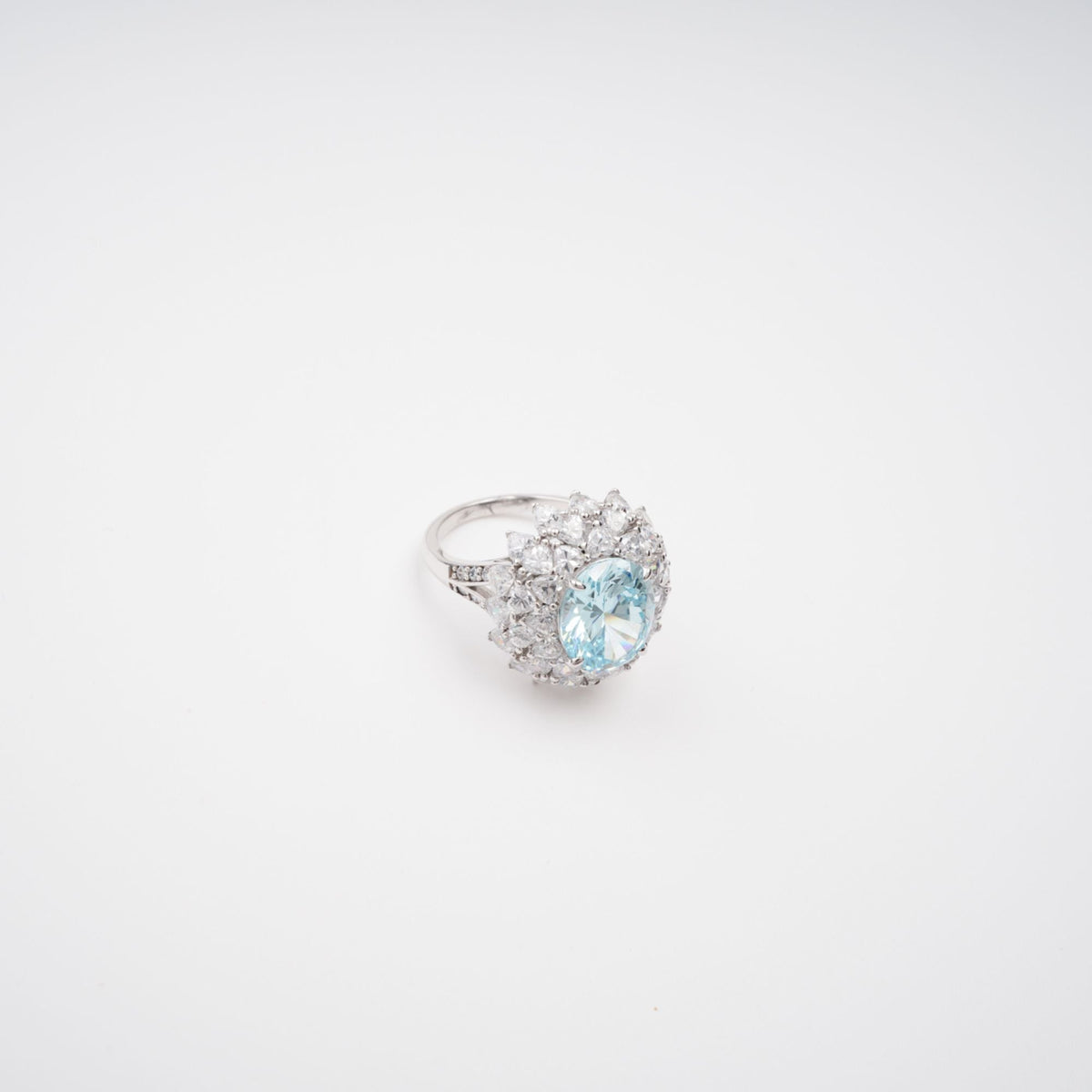 Céleste Blue Oval Cut Gemstone Sterling Silver Ring