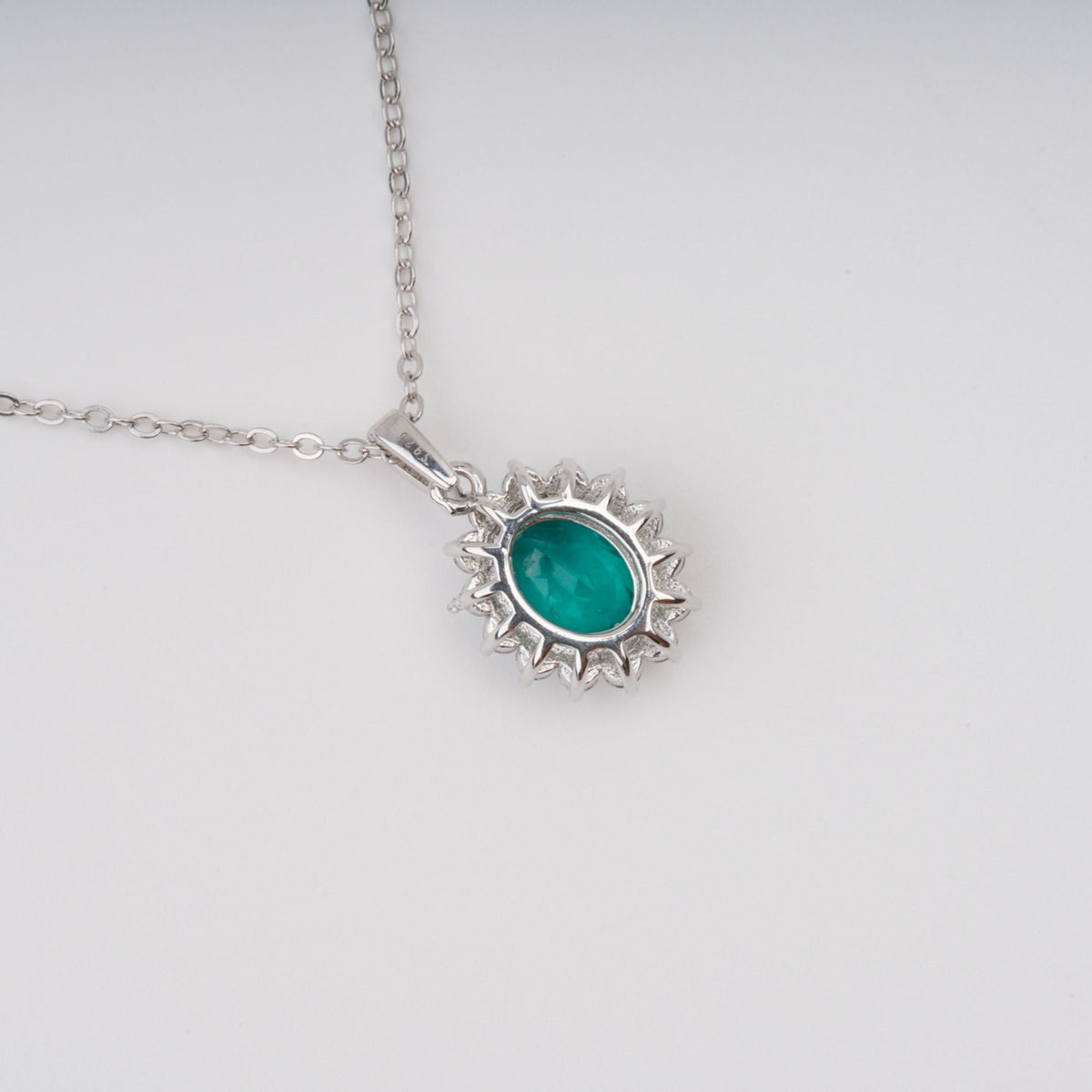 Kaisu Green Oval Gemstone Pendant Sterling Silver Necklace