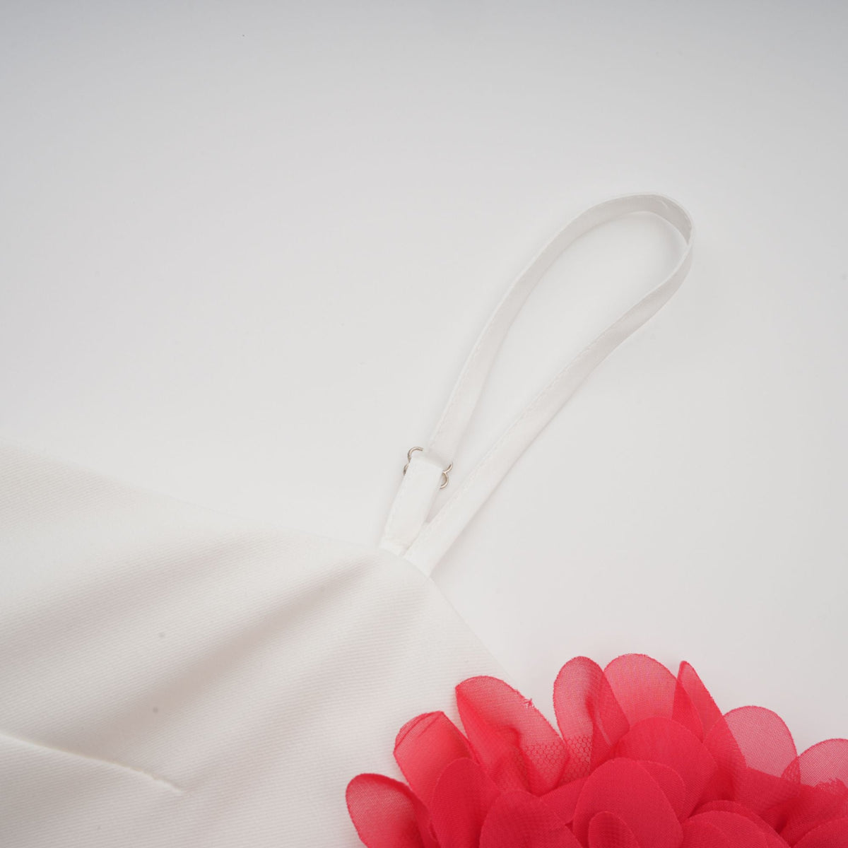 Véronique white 3d-petal sleeveless midi dress