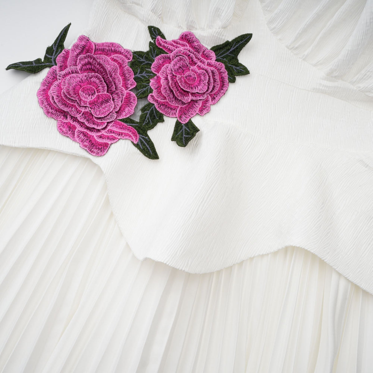 Pétale White Rose Appliqué Maxi Dress