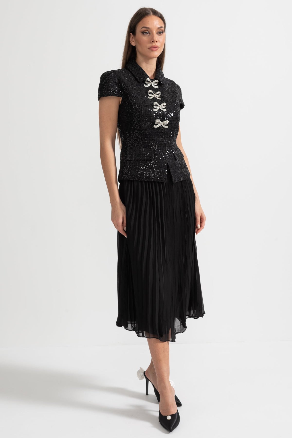 Elegant Dress With Sequined Top And Pleated Skirt - Black