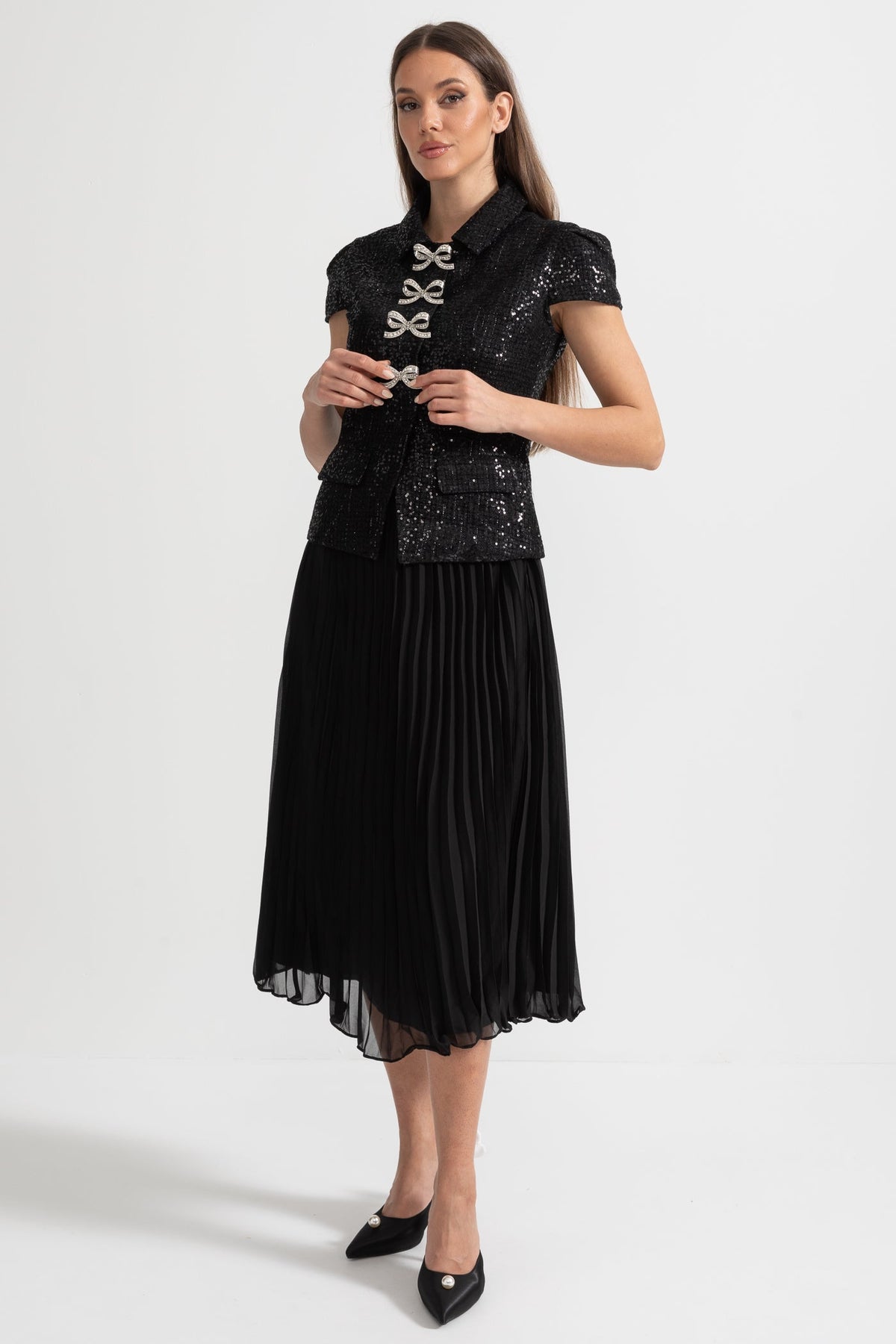 Elegant Dress With Sequined Top And Pleated Skirt - Black