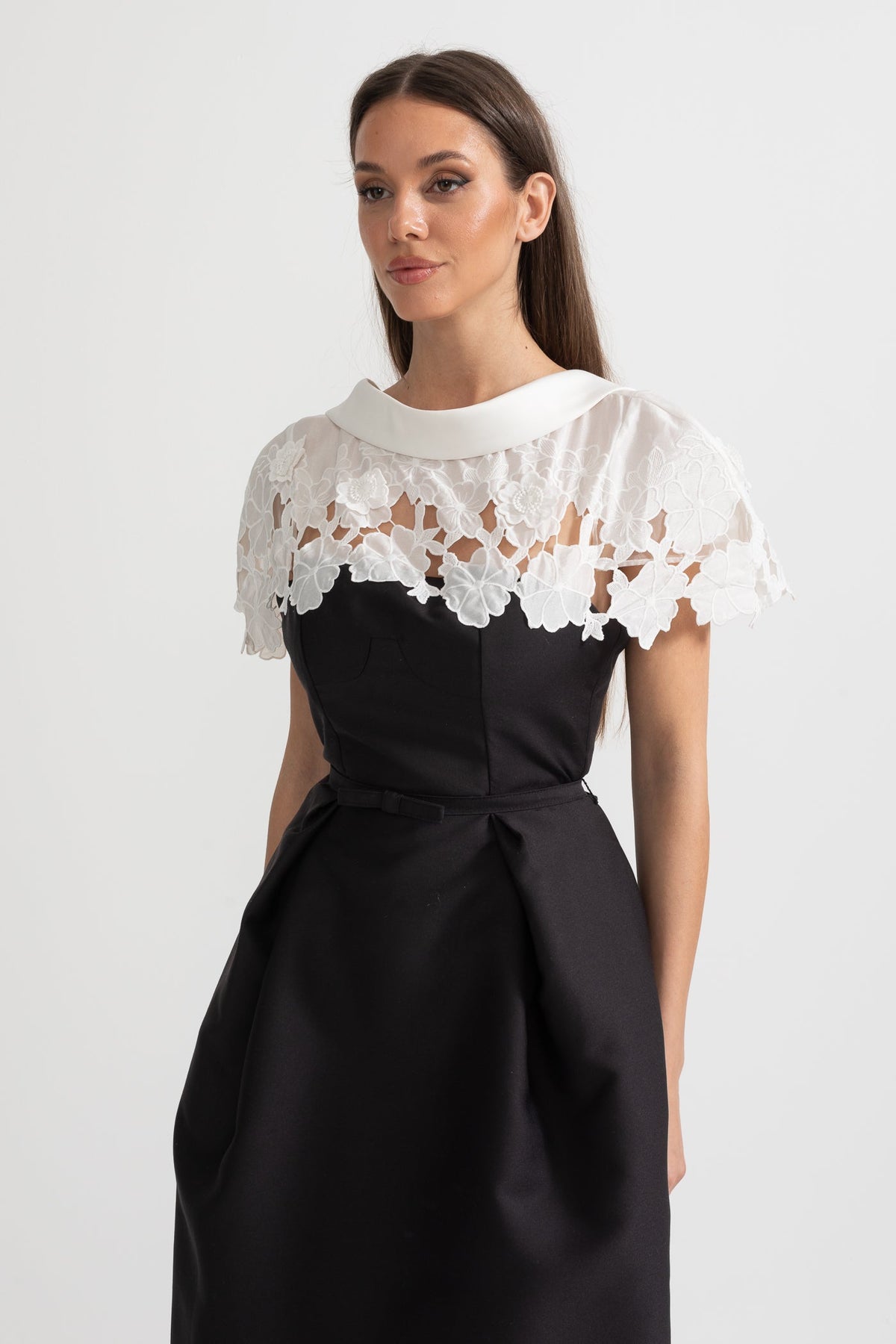 Elegant Midi Dress with Contrasting Floral Lace Cape Detail - Black