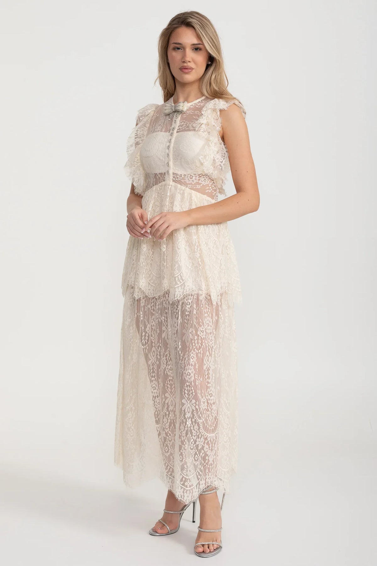 Elegant Vintage-Inspired Lace Dress With Ruffled Details And Layered Skirt  - Ivoire
