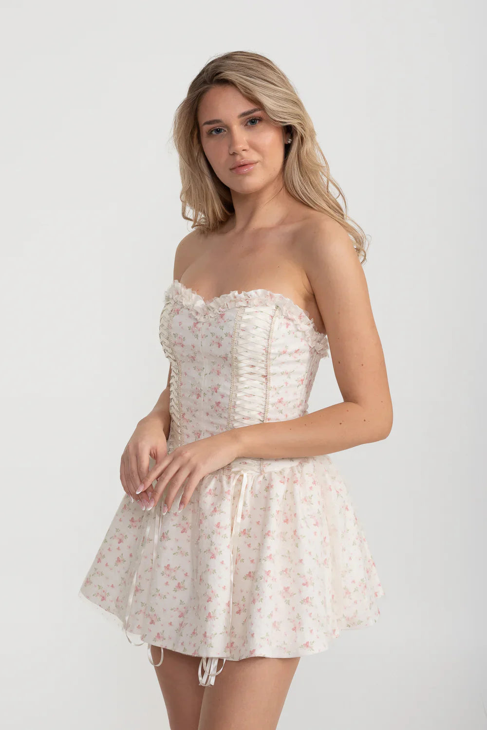 Corset Mini Dress With Sweetheart Neckline And Delicate Floral Pattern - White/Pink