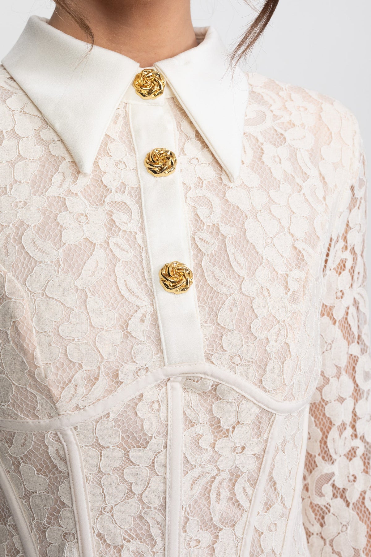 Long Sleeved Lace Mini Dress With Scallop Hem - Ivoire