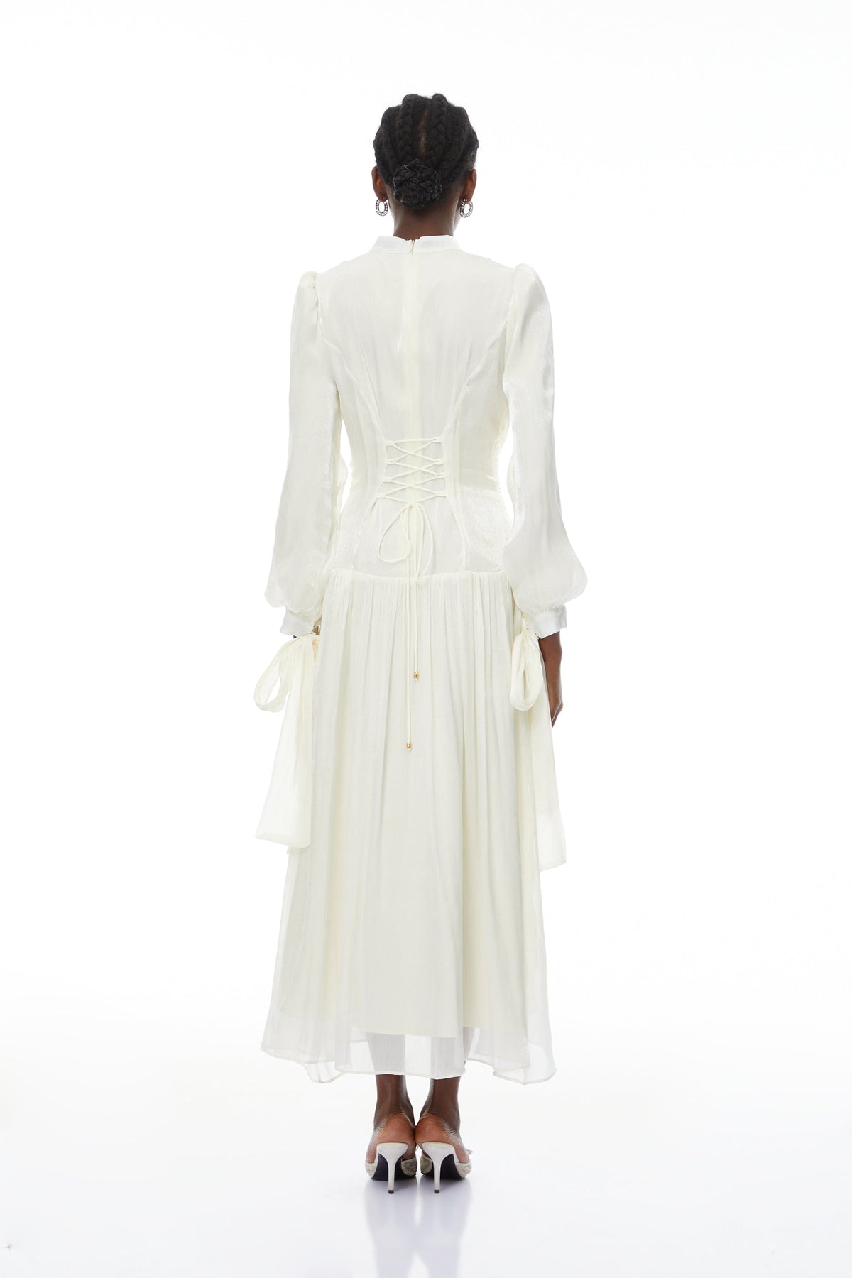 Katrín White Glossy Gathered Maxi Dress