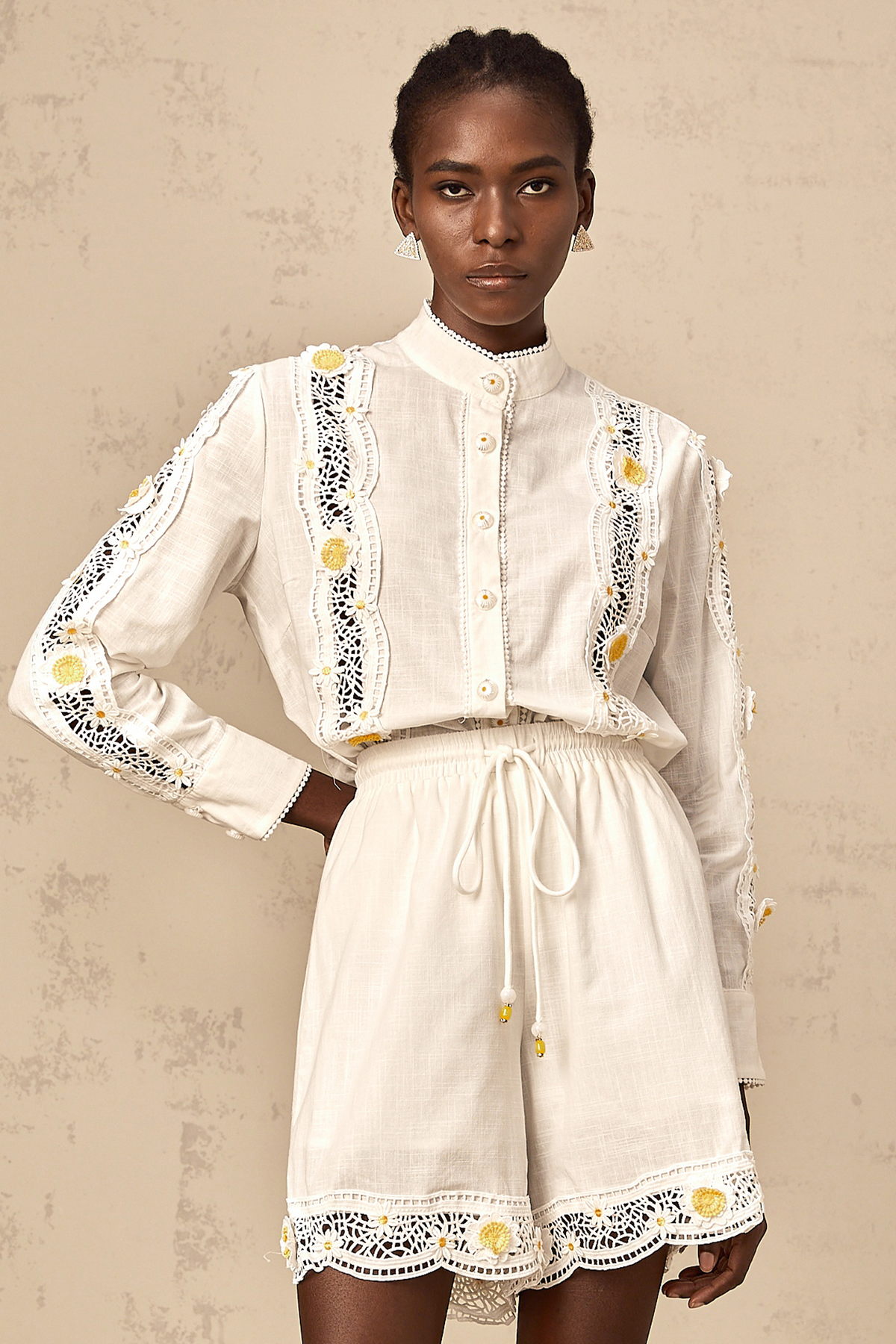 Mylène white 3d-petal lace-trim shirt & shorts matching set