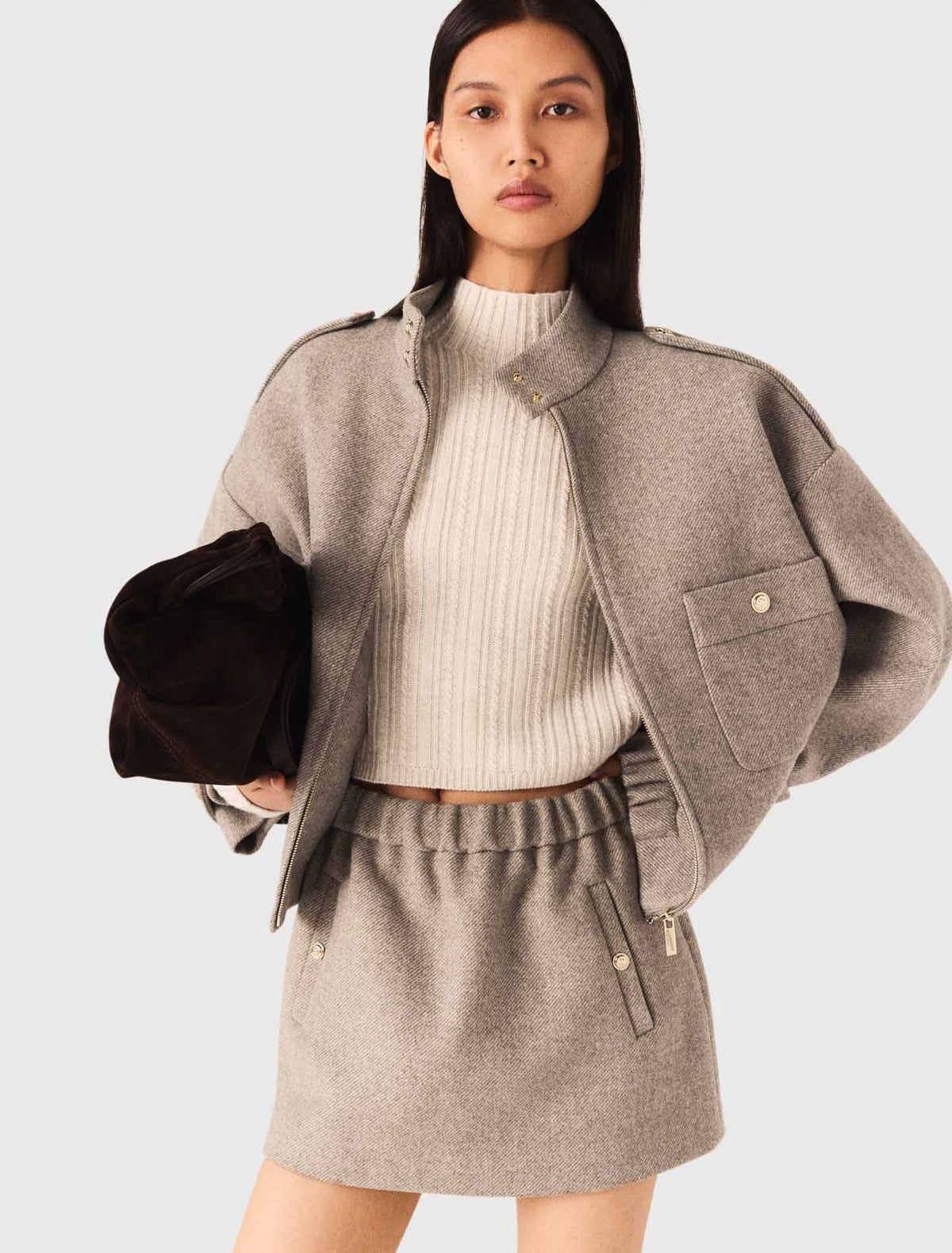 MADDY VIVIENNE BEIGE MIXED WOOL OVERSIZED JACKET WITH HIGH COLLAR AND GOLD BUTTONED FINISHES - BEIGE