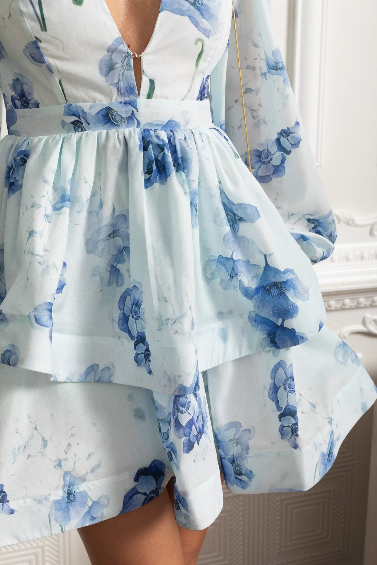 Floral Romantic Mini Dress With Voluminous Sleeves And Peplum Detail - White/Blue
