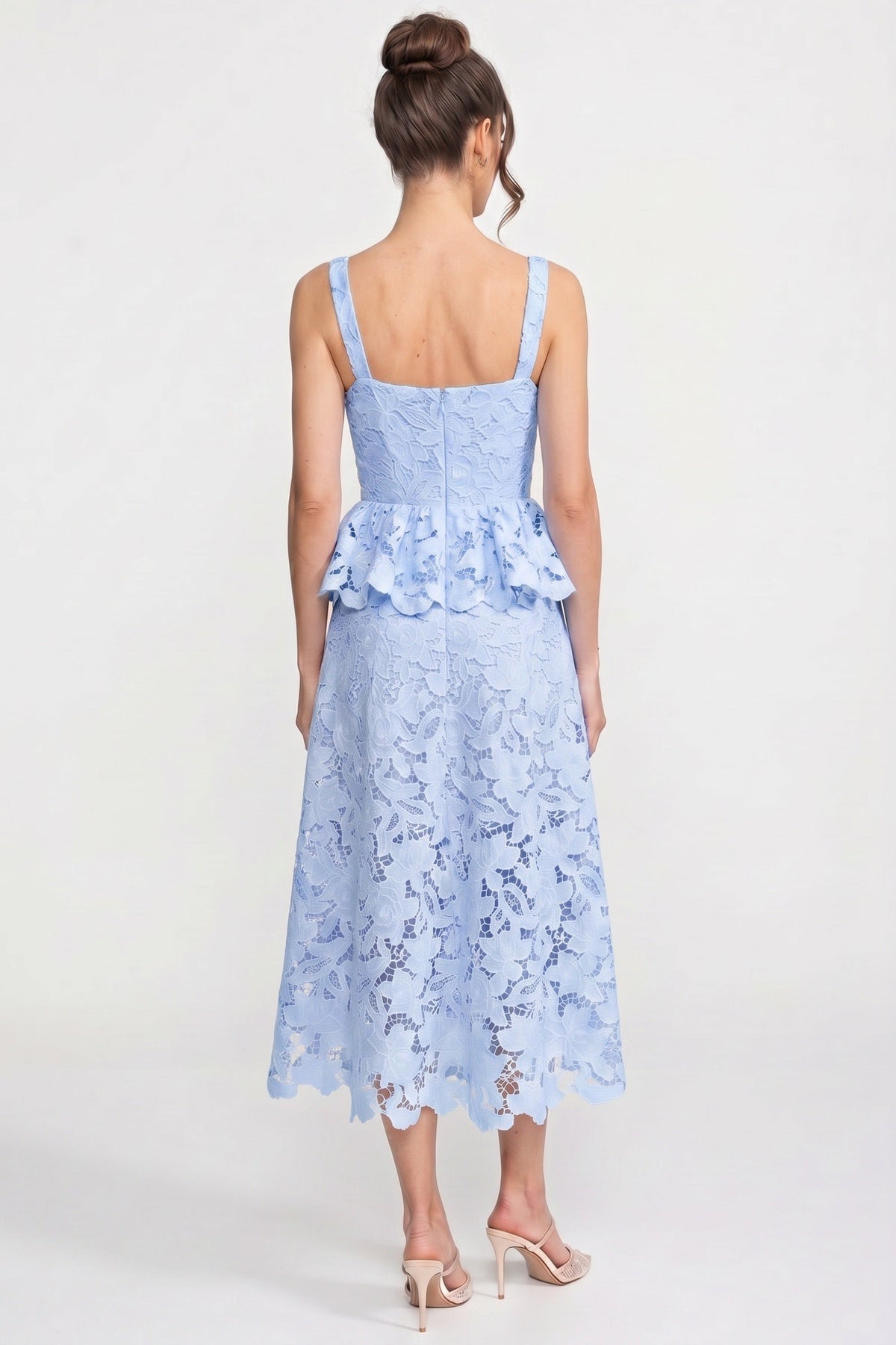 Sleeveless Lace Peplum Dress With Midi Skirt And Golden Buttons - Blue
