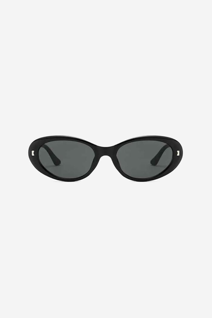 Retro Oval Sunglasses with Thick Glossy Frame – Black