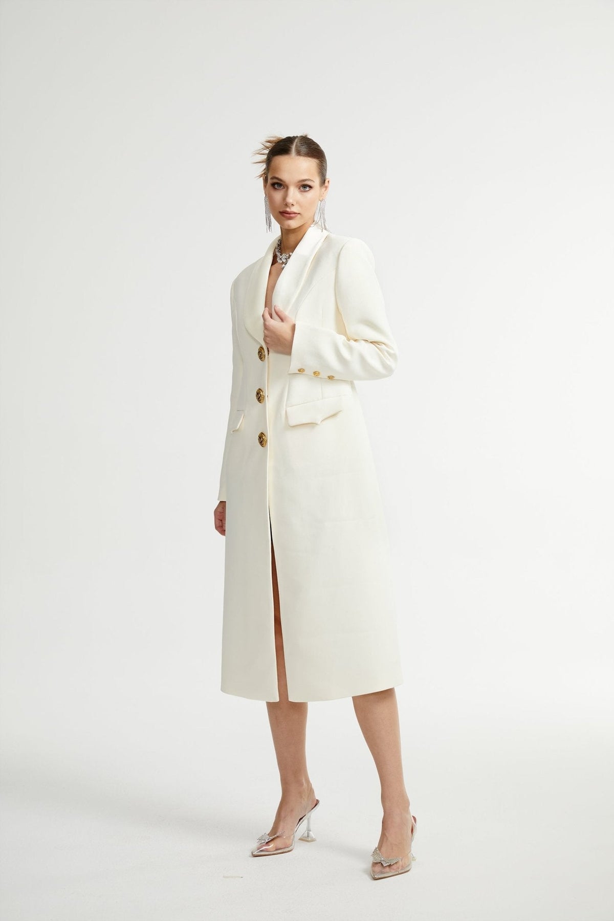 Illyria white single-breasted long coat