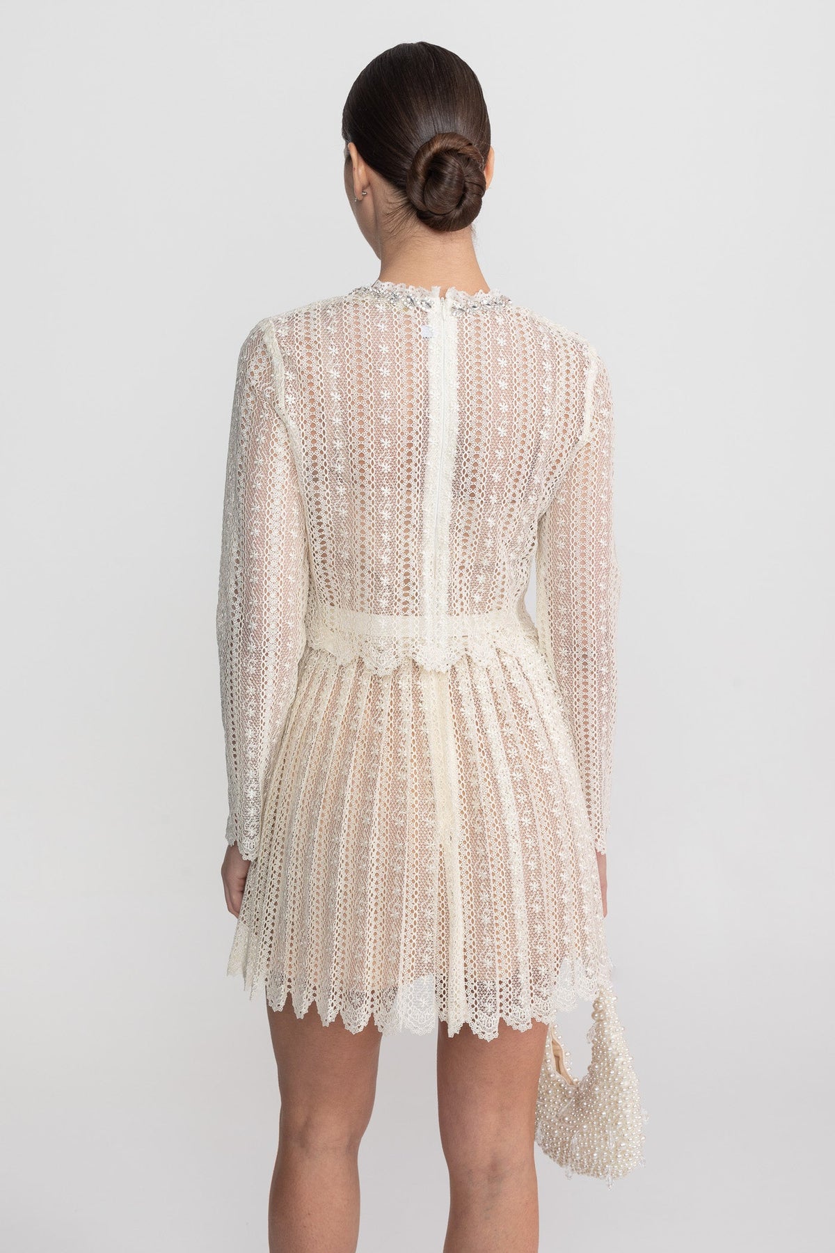 Lace Mini Dress With High Neckline And Pleated Skirt - Ivoire