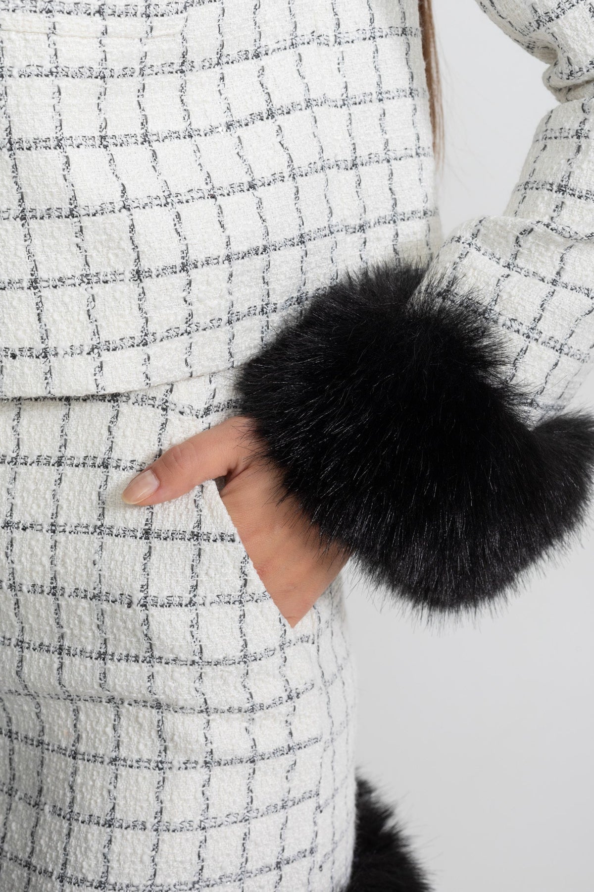 Tweed Co-Ord Set With Faux Fur Trim And Contrast Leather Details – White And Black