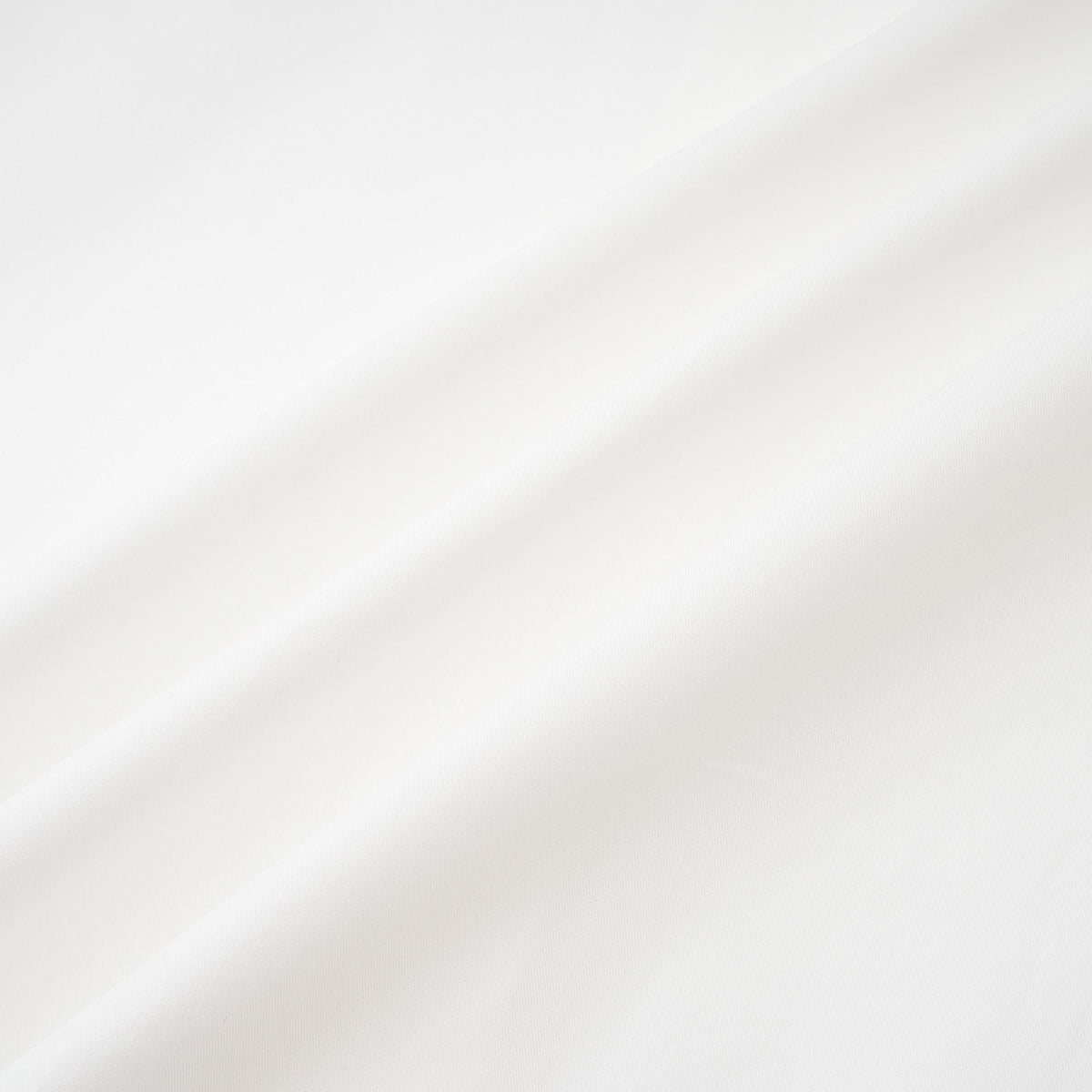 Solène white pointed-collar shirt